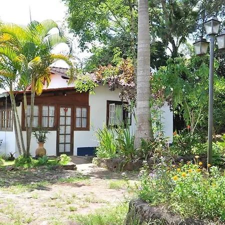 Casa Completa, 2 Quartos, Estacionamento Gratuito, Wifi 300Mb, Frigobar, Microondas, Fogao E Jardim Sao Joao del Rei Exterior photo