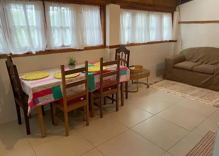 Casa Completa, 2 Quartos, Estacionamento Gratuito, Wifi 300Mb, Frigobar, Microondas, Fogao E Jardim