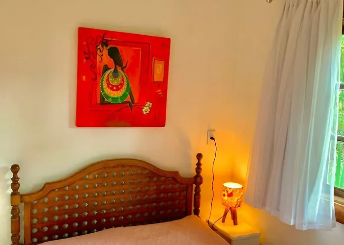 Casa Completa, 2 Quartos, Estacionamento Gratuito, Wifi 300Mb, Frigobar, Microondas, Fogao E Jardim